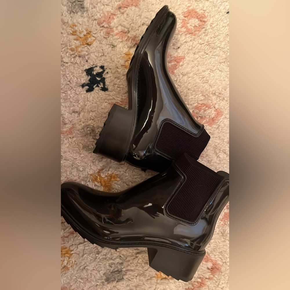 a  new day rain boots